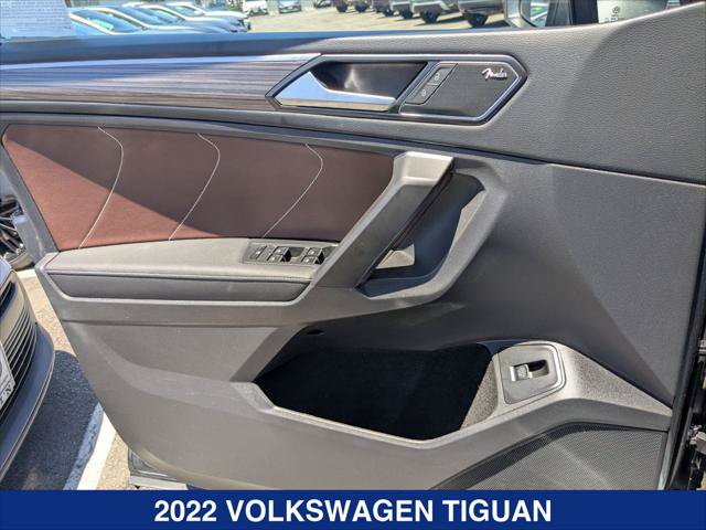 Certified 2022 Volkswagen Tiguan SEL R-Line AWD/4WD image 10