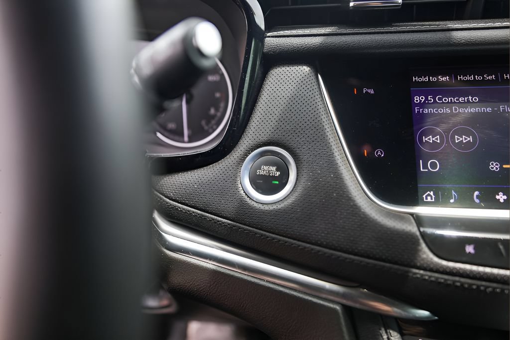 Certified 2024 Cadillac XT5 Luxury FWD image 18
