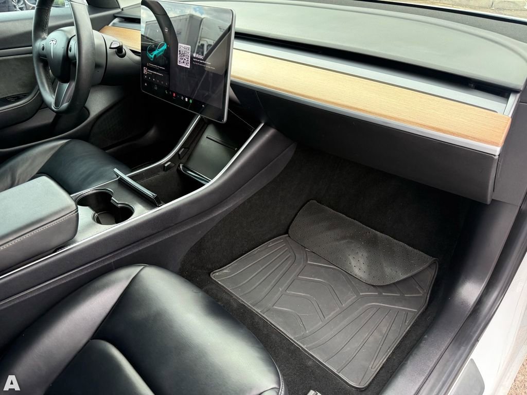 Used 2019 Tesla Model 3 Standard Range image 26