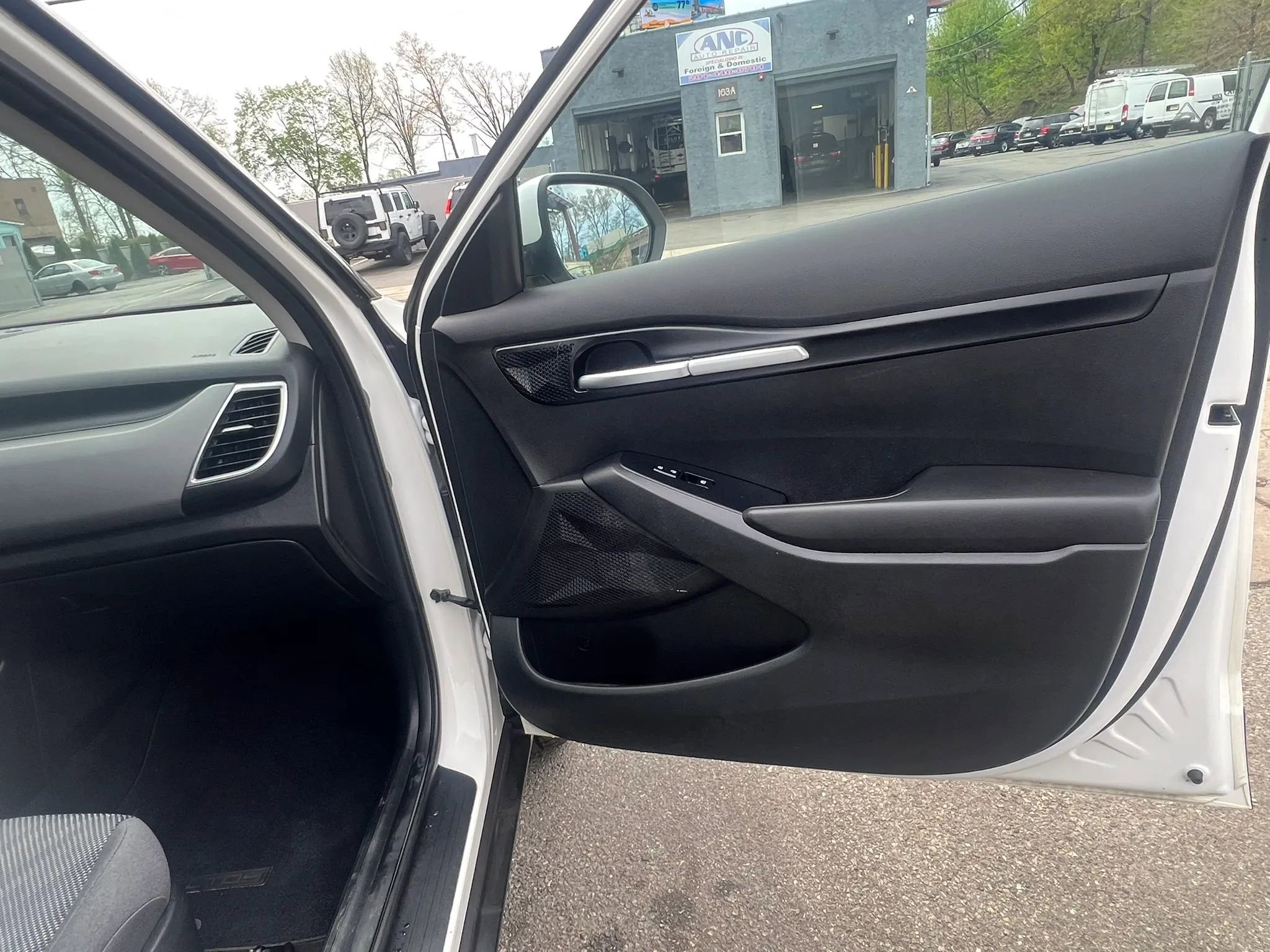 Used 2021 Kia Seltos LX image 30