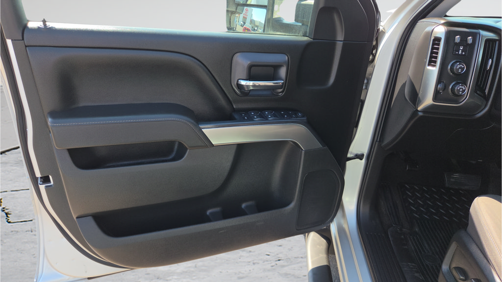 Used 2017 Chevrolet Silverado 1500 LT w/ Max Trailering Package AWD/4WD image 40