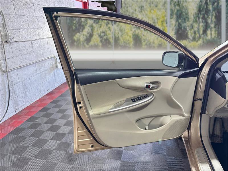 Used 2011 Toyota Corolla LE FWD image 20