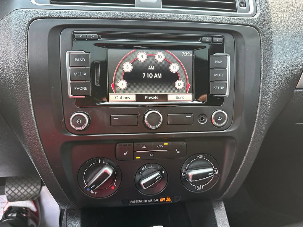 Used 2012 Volkswagen Jetta TDI FWD image 16