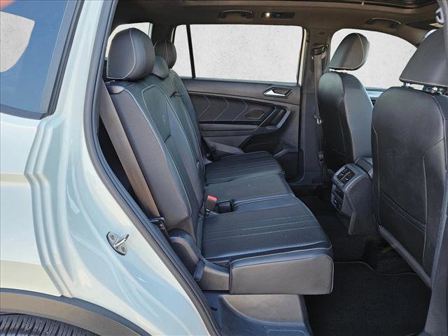 Used 2023 Volkswagen Tiguan SE R-Line FWD image 21