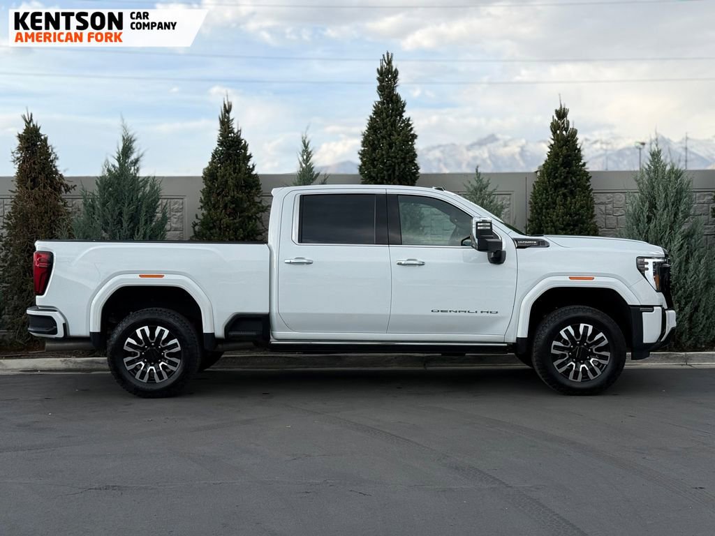 Used 2025 GMC Sierra 3500 Denali Ultimate AWD/4WD image 11