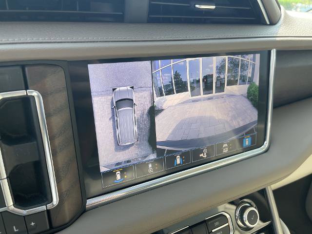 Used 2021 GMC Yukon Denali w/ Denali Premium Package image 14