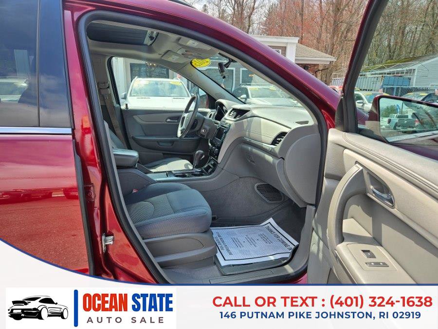 Used 2015 Chevrolet Traverse LT image 13