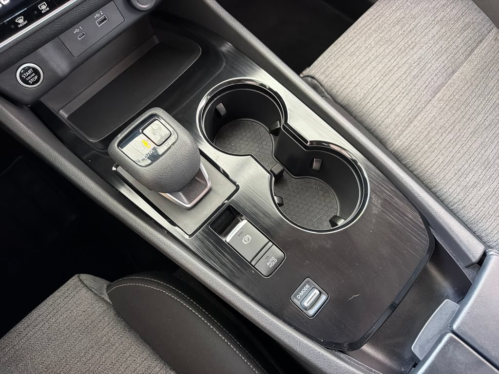 Used 2023 Nissan Rogue SV FWD image 25