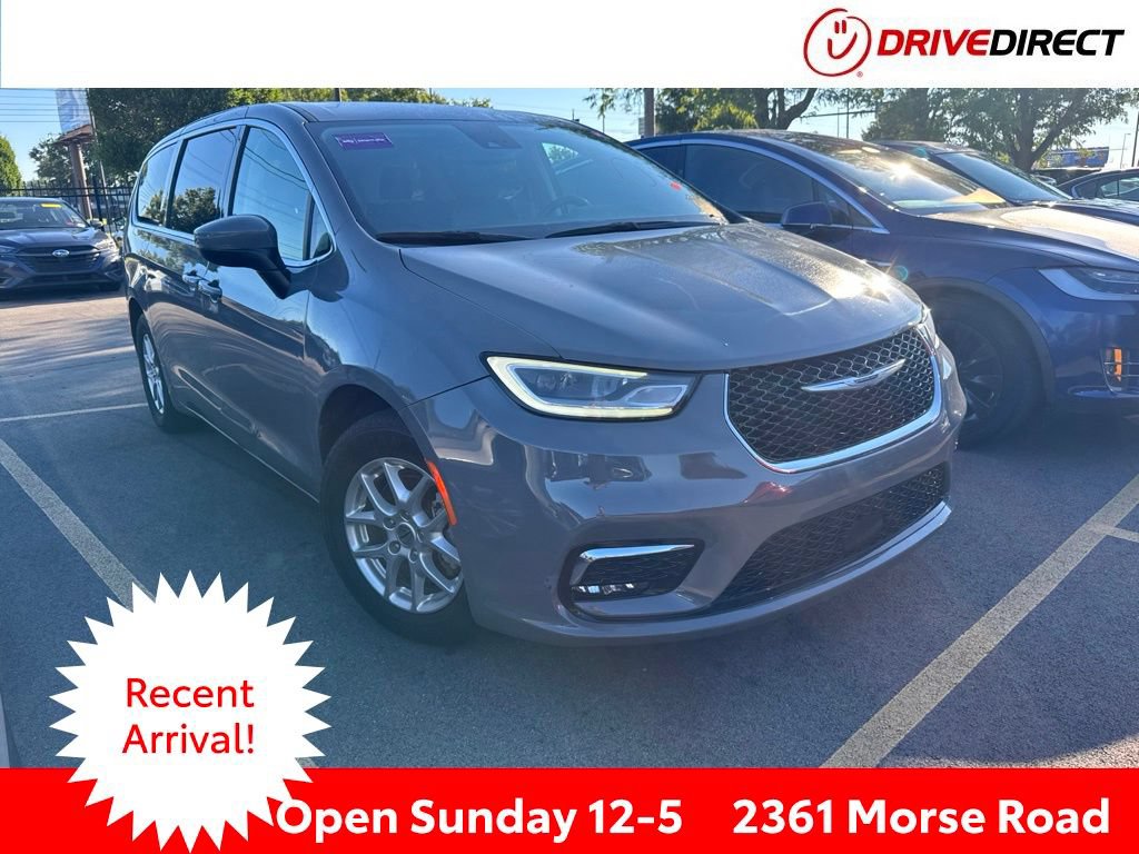 Used 2023 Chrysler Pacifica Touring-L
