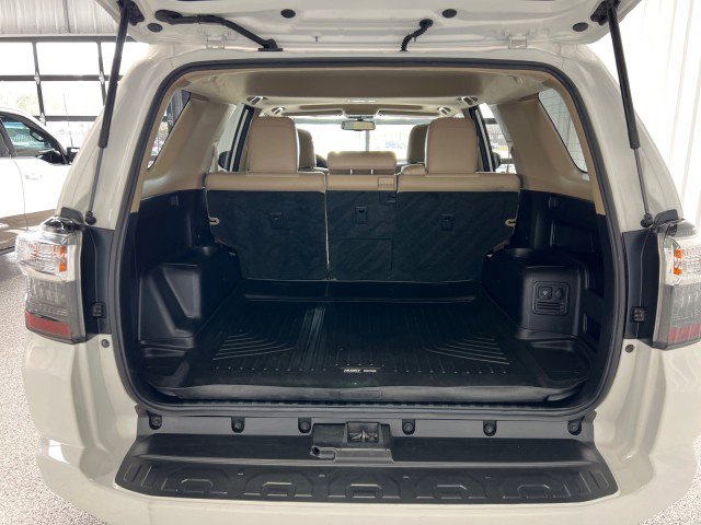 Used 2014 Toyota 4Runner SR5 Premium image 23