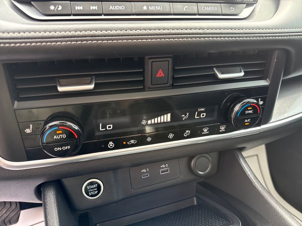 Used 2023 Nissan Rogue SV w/ SV Premium B Package image 18