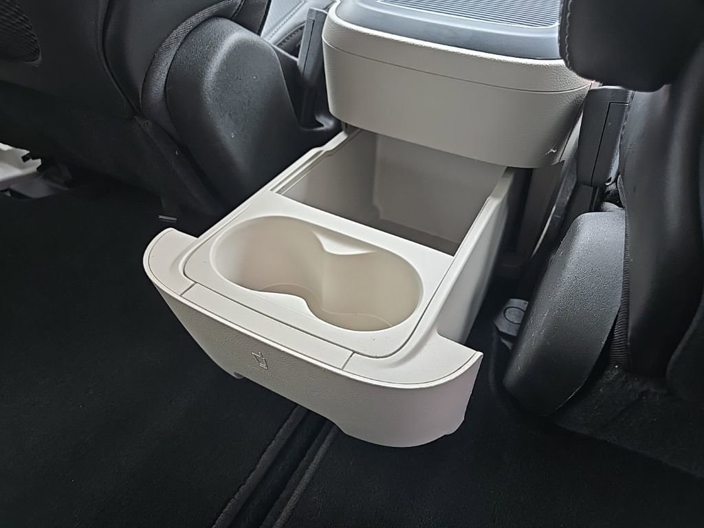 Used 2024 Chrysler Pacifica Touring-L image 77