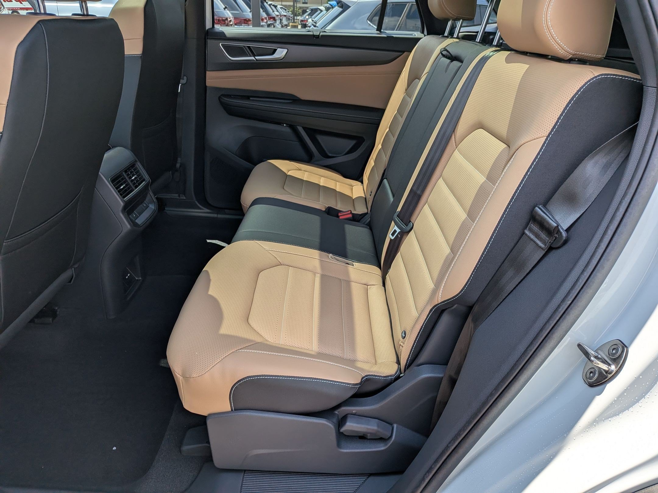 New 2026 Volkswagen Atlas Cross Sport SEL AWD/4WD image 29