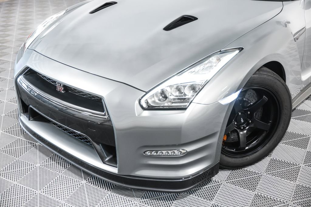 Used 2015 Nissan GT-R Black Edition AWD/4WD image 12
