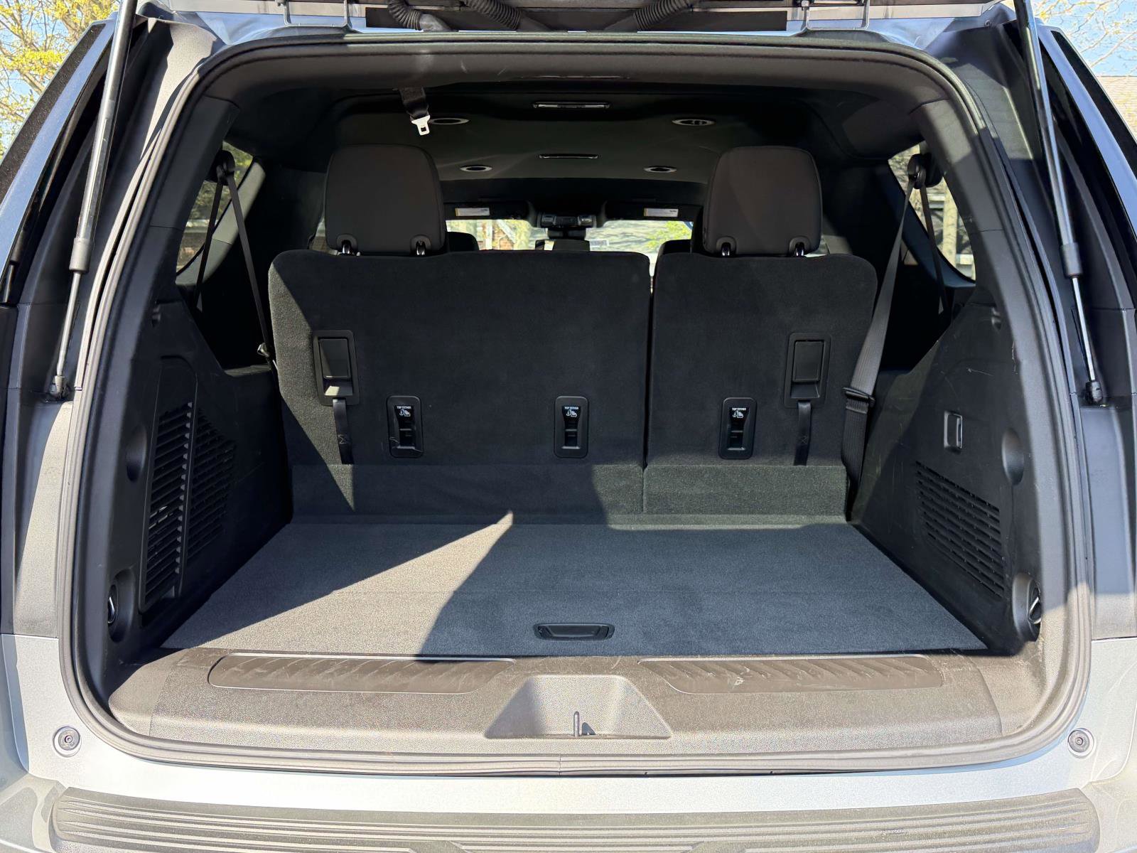 Certified 2025 Chevrolet Suburban LS AWD/4WD image 6