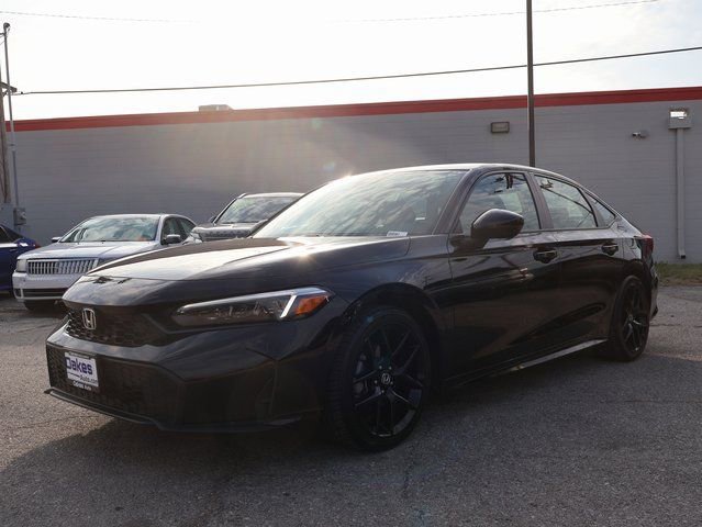 Used 2025 Honda Civic Sport image 4