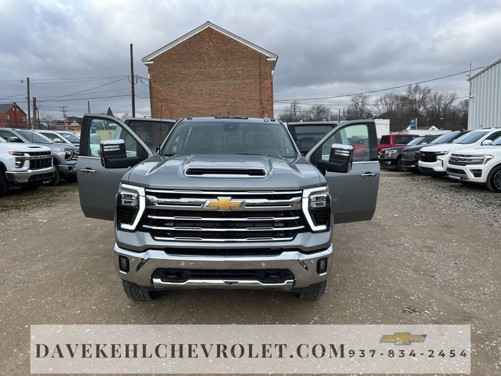 Used 2025 Chevrolet Silverado 3500 LTZ w/ LTZ Plus Package image 39