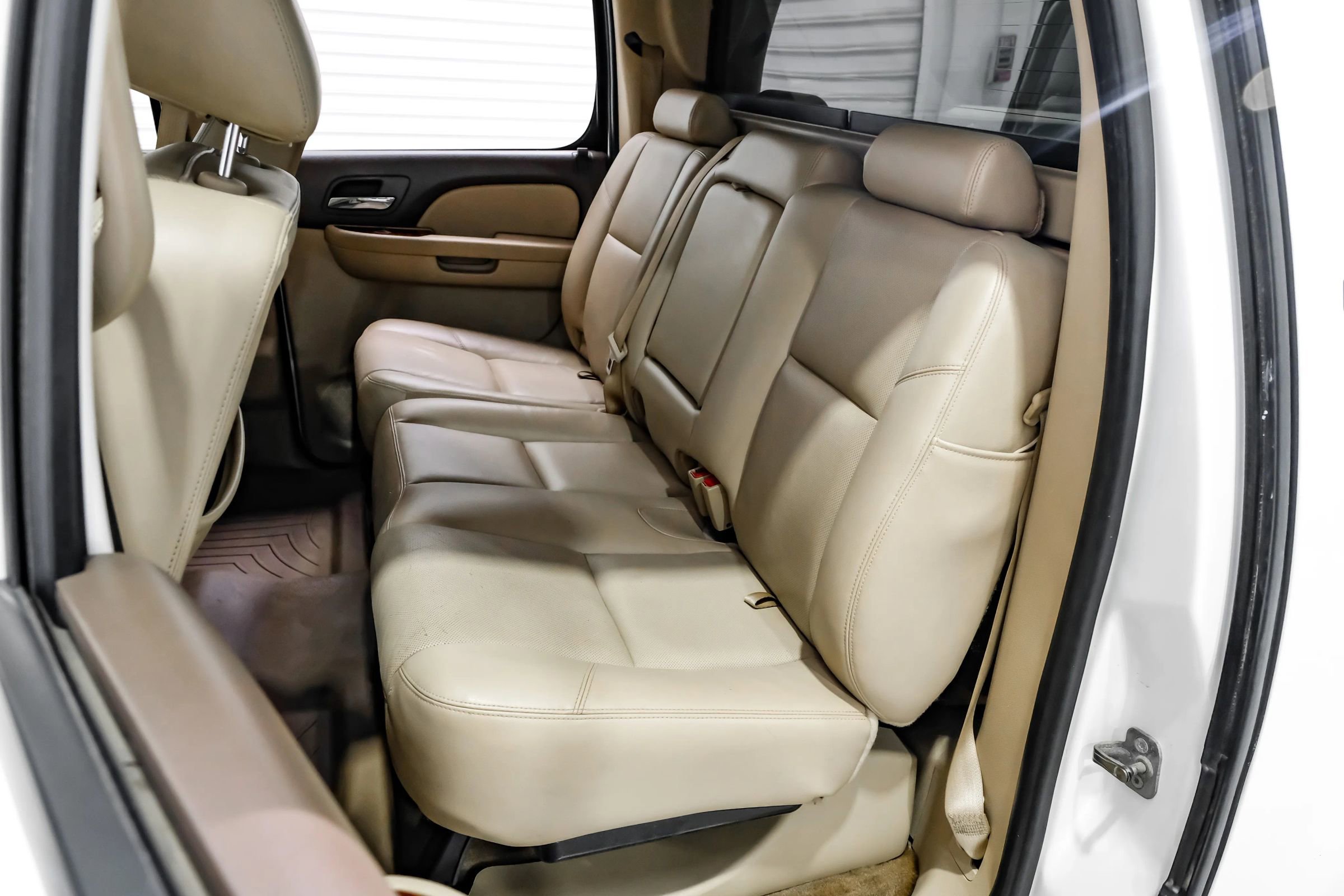 Used 2012 Chevrolet Avalanche LTZ image 52