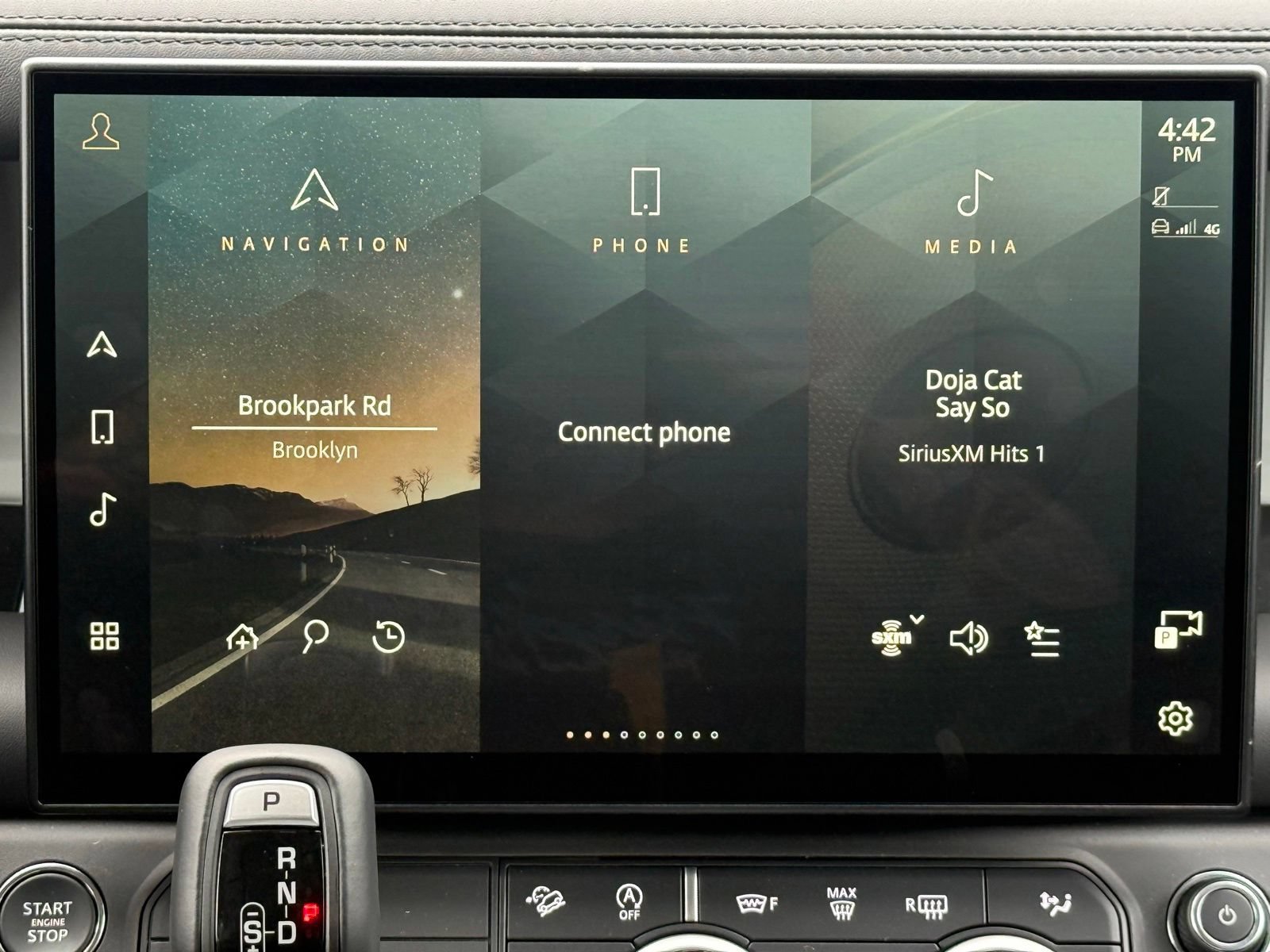 New 2026 Land Rover Defender 110 X-Dynamic SE AWD/4WD image 23