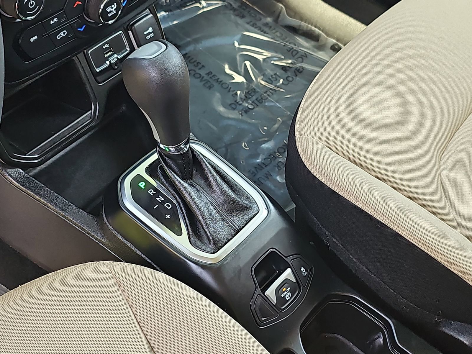 Used 2018 Jeep Renegade Latitude w/ Advanced Technology Group FWD image 25