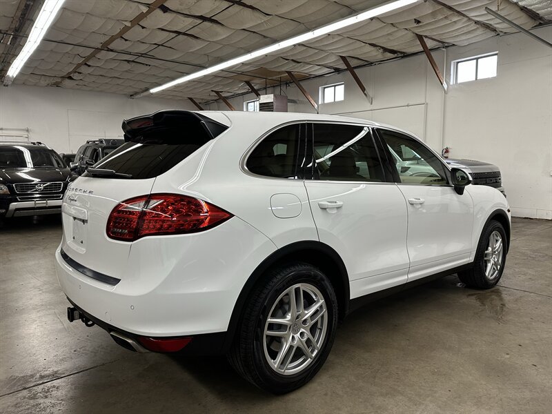Used 2014 Porsche Cayenne AWD/4WD image 3