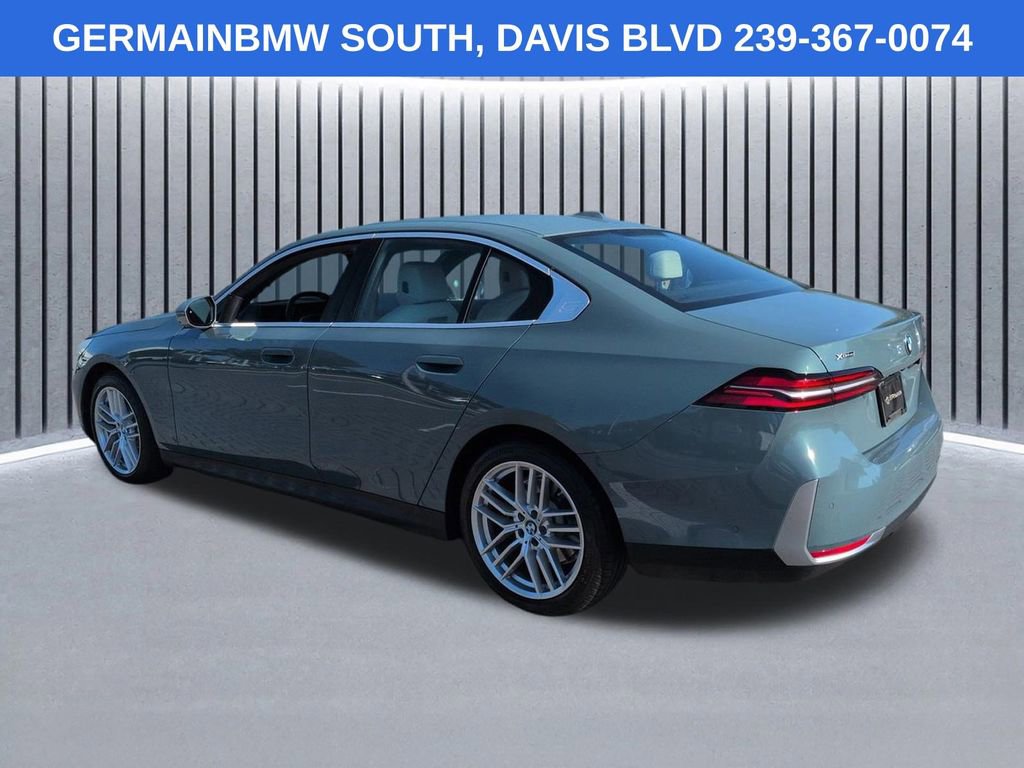 Certified 2024 BMW 530i xDrive w/ Premium Package AWD/4WD image 7