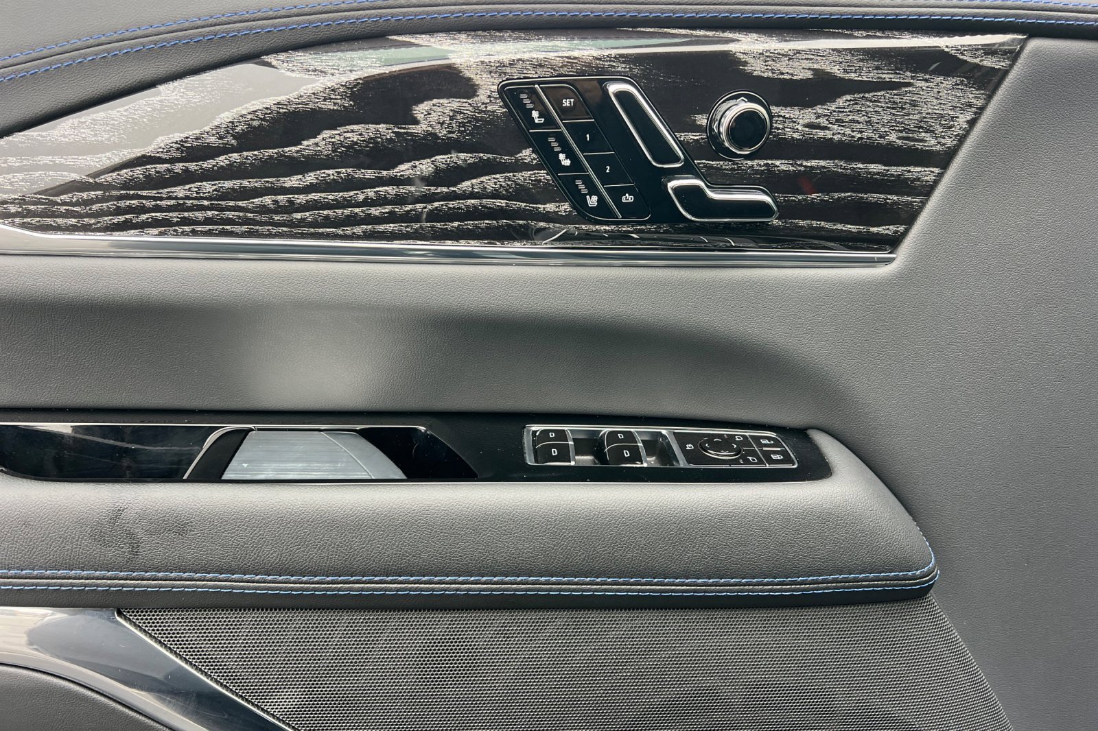 Used 2025 Cadillac Escalade IQ Luxury 1 image 11