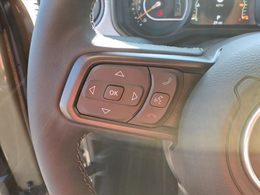 New 2025 Jeep Gladiator Sport image 13