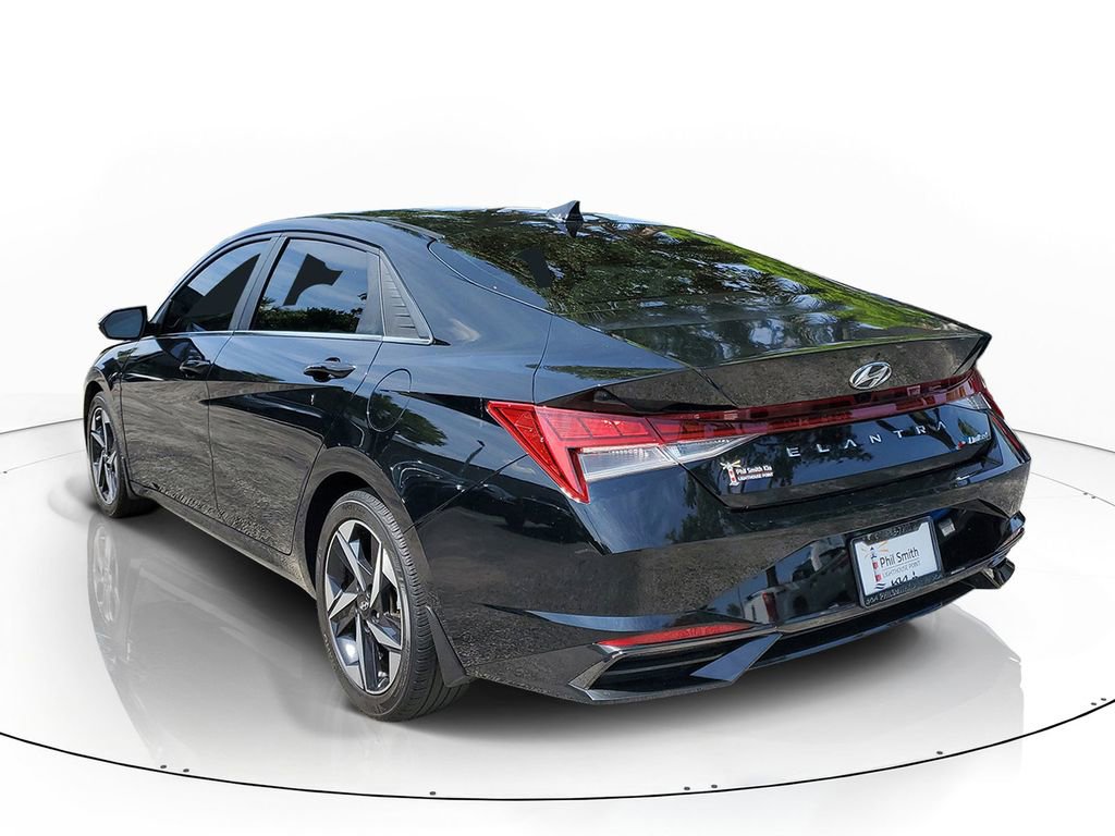 Used 2023 Hyundai Elantra Limited FWD image 4