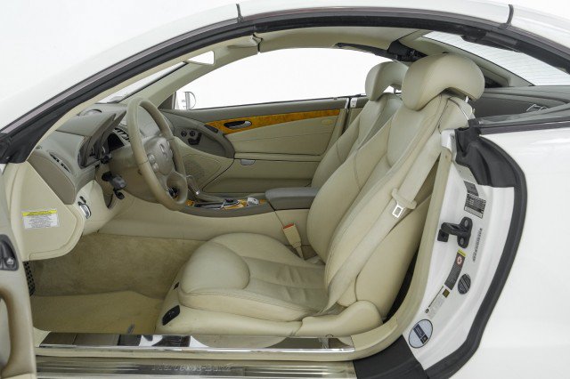Used 2008 Mercedes-Benz SL 550 image 12
