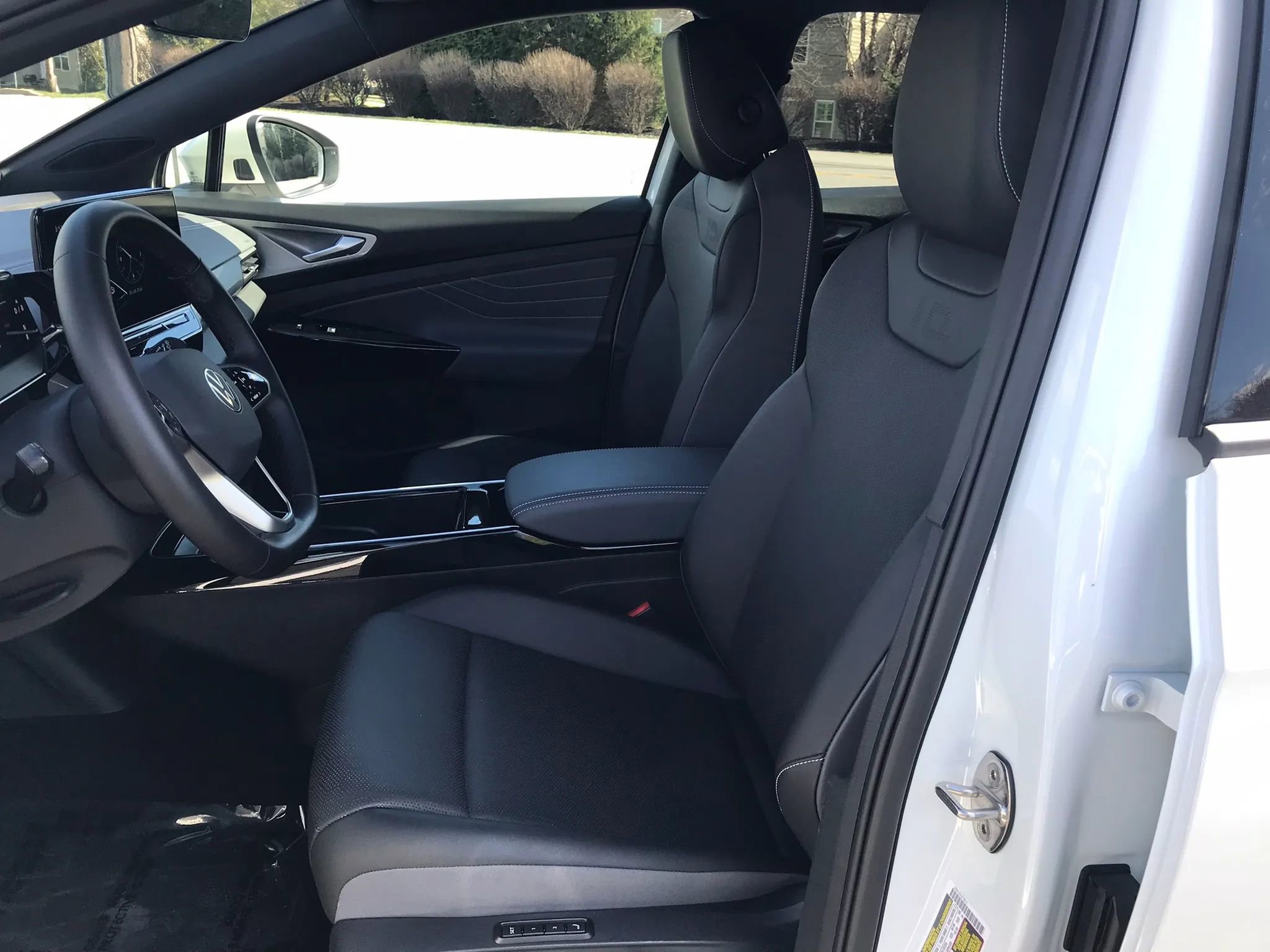 Used 2023 Volkswagen ID.4 Pro S image 2