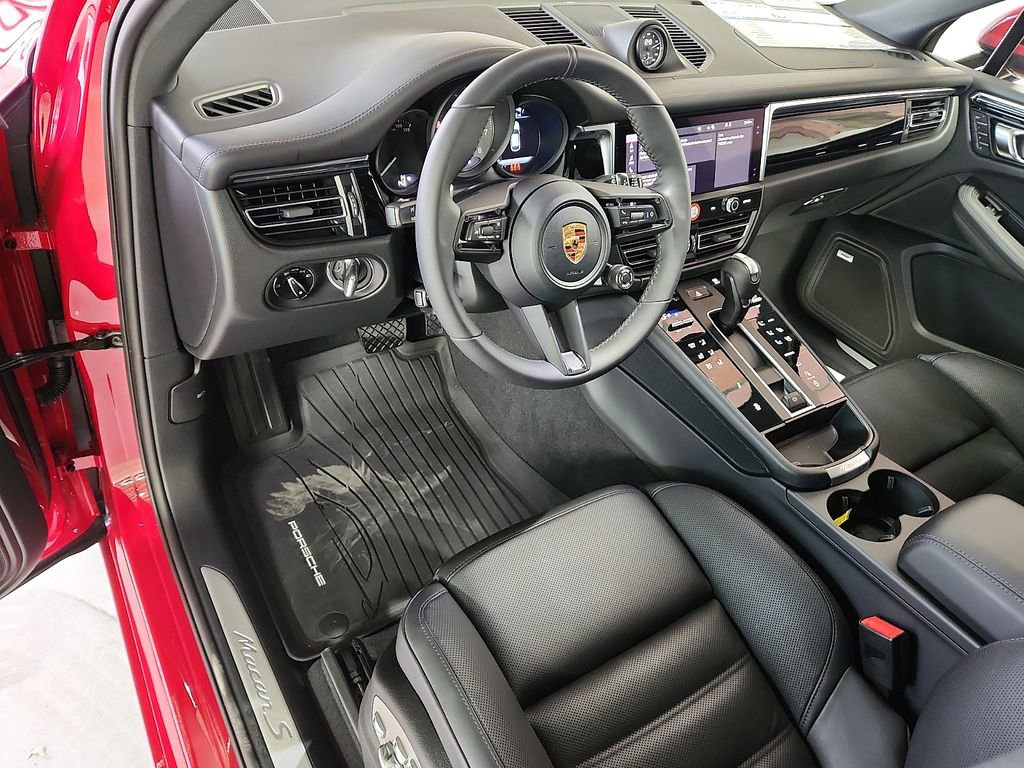 New 2026 Porsche Macan S image 4