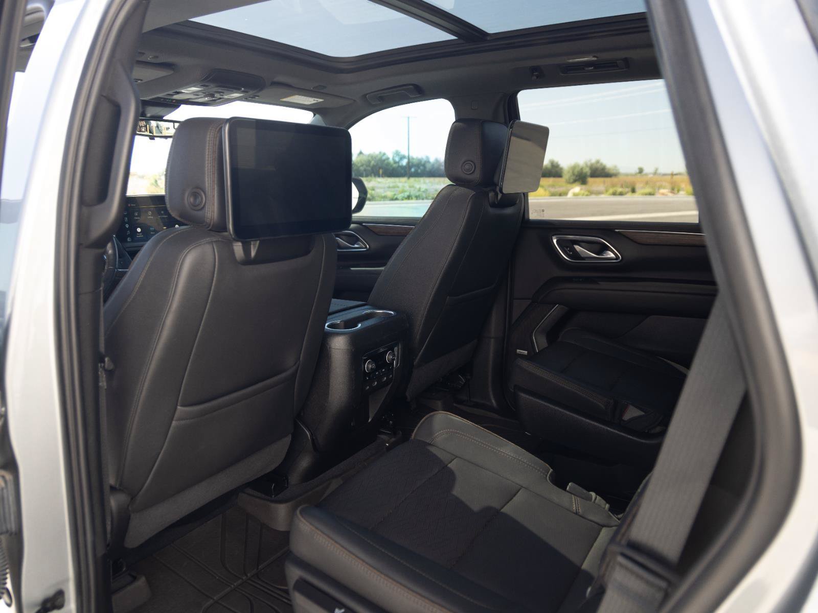 Used 2024 Chevrolet Tahoe High Country w/ Advanced Technology Package AWD/4WD image 16