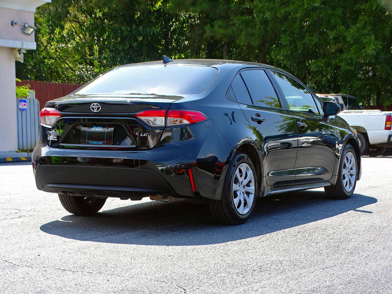 Used 2022 Toyota Corolla LE FWD image 9
