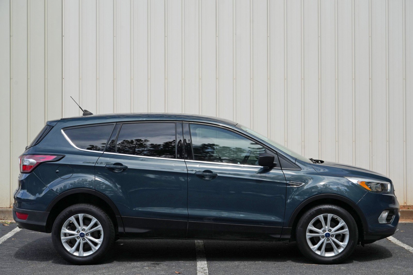 Used 2019 Ford Escape SE FWD image 46