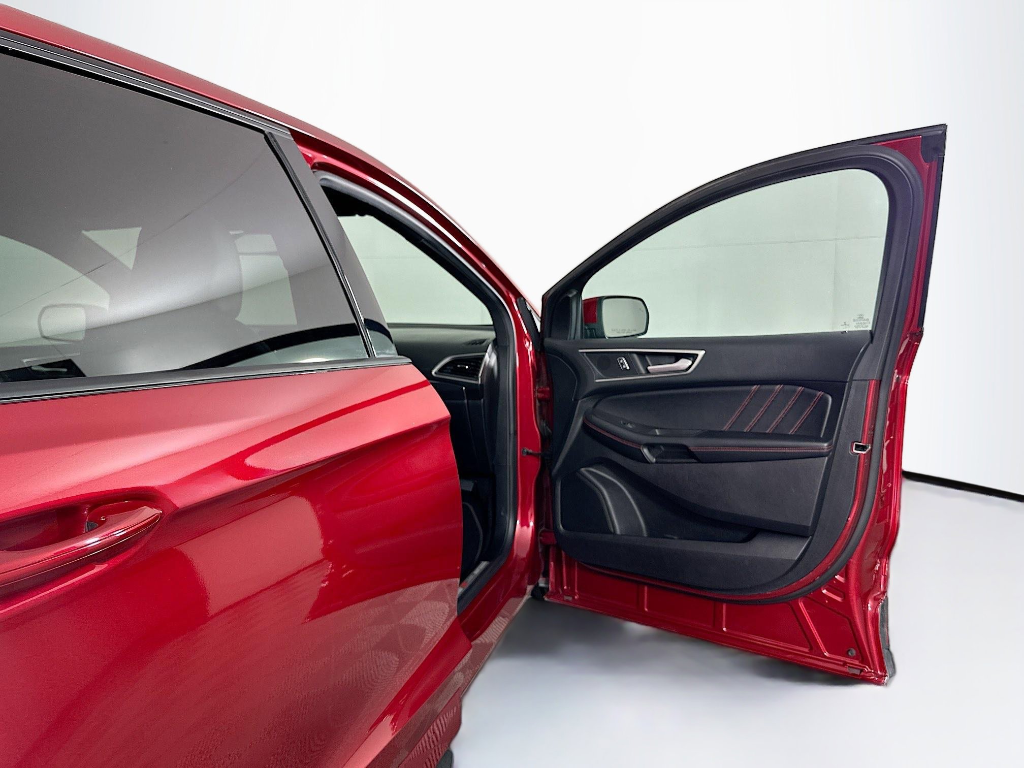 Used 2021 Ford Edge ST-Line FWD image 31