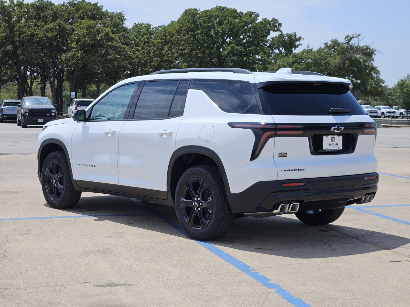 New 2027 Chevrolet Traverse LT w/ Midnight/Sport Edition FWD image 3