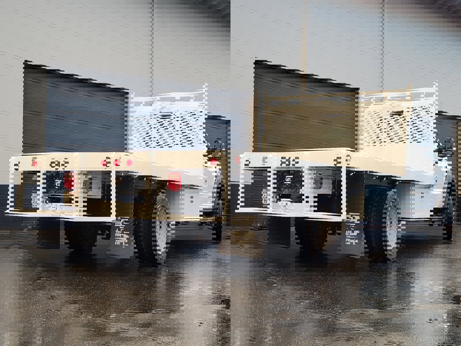 Used 2017 Ford F550 2WD Regular Cab Super Duty image 5