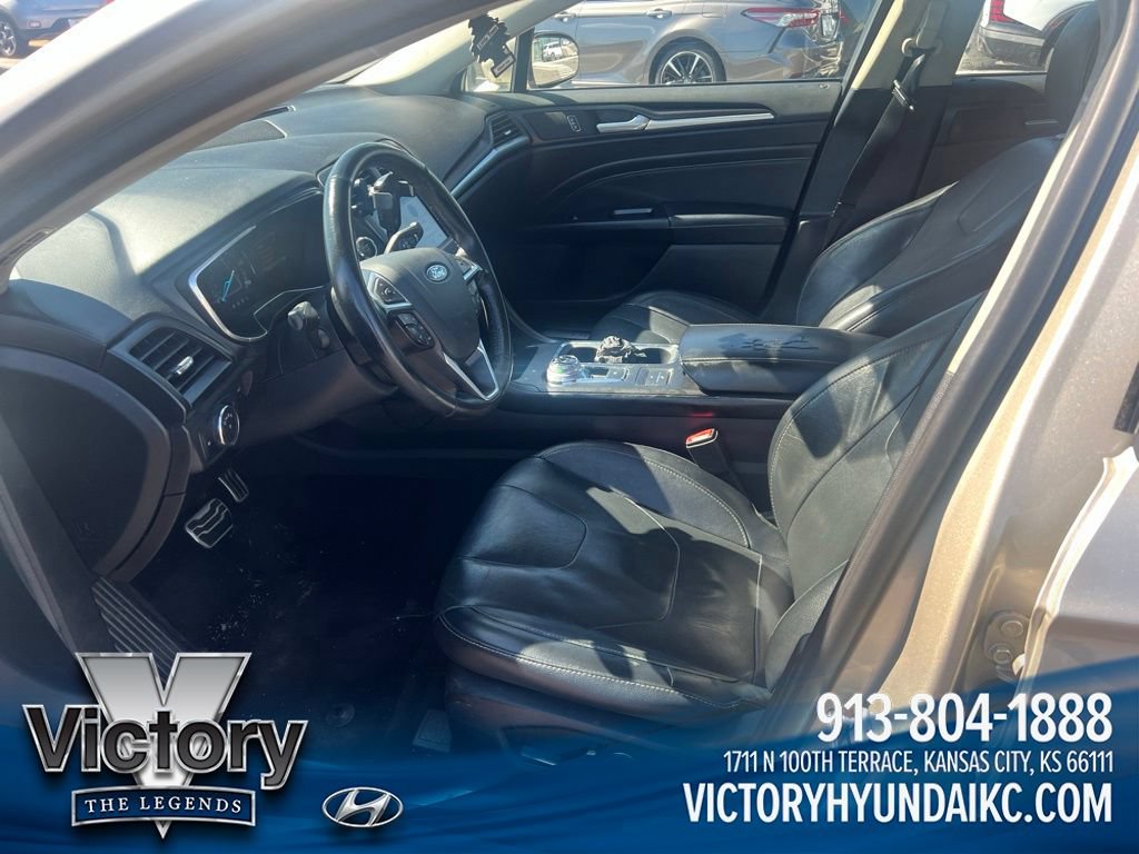 Used 2017 Ford Fusion Energi Titanium FWD image 9