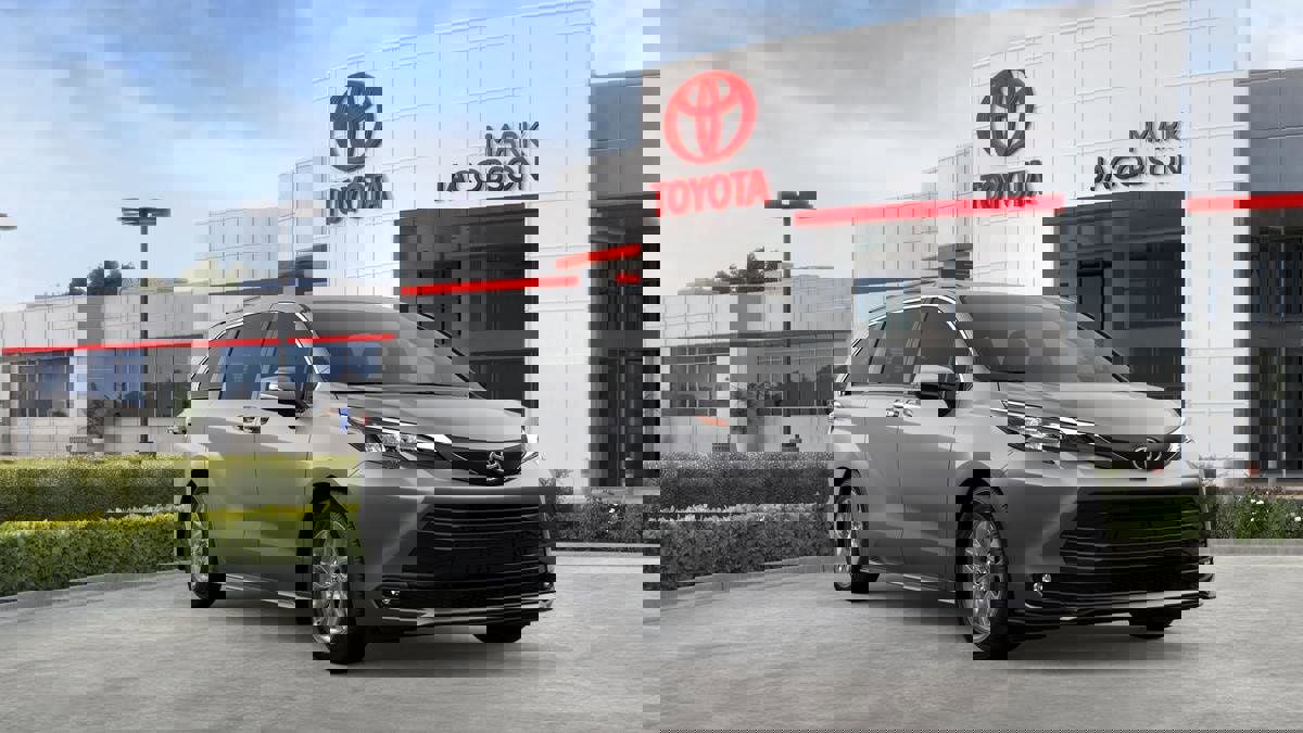 New 2026 Toyota Sienna XLE image 15