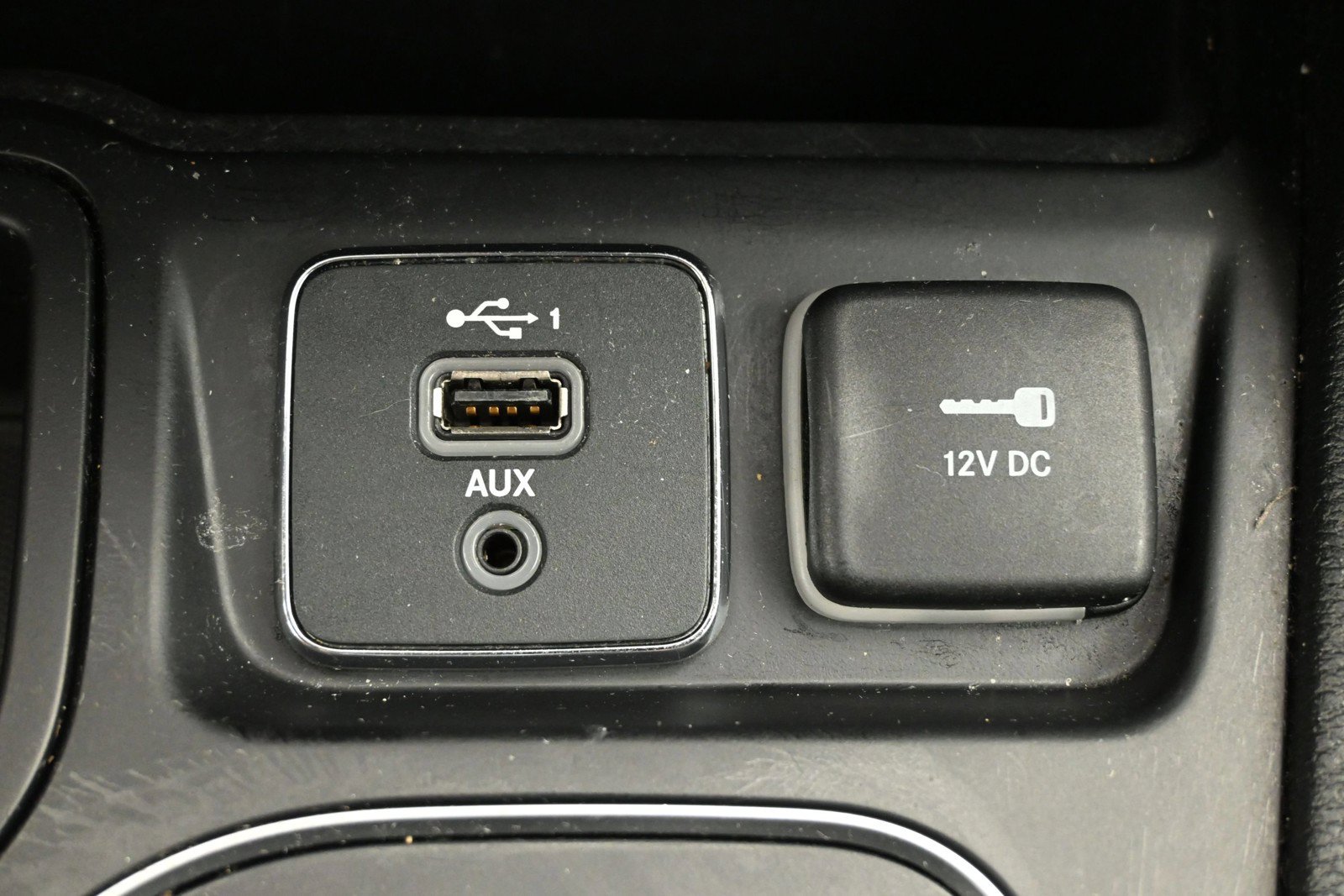 Used 2020 Jeep Cherokee Latitude w/ Cold Weather Group FWD image 18