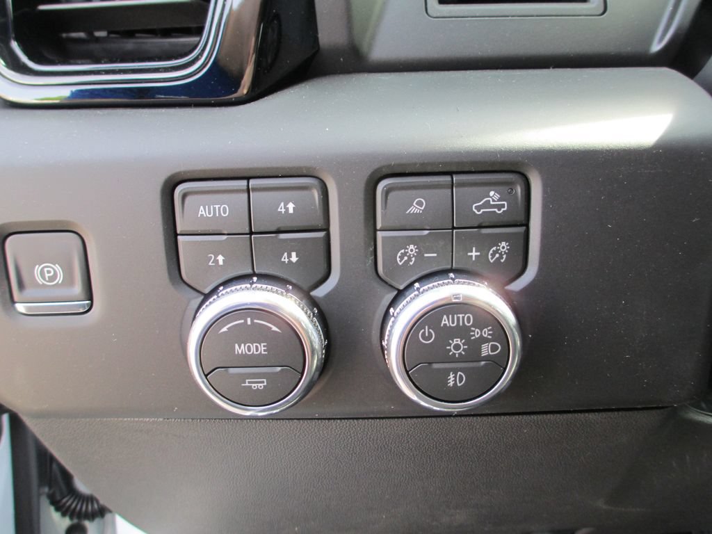 New 2026 GMC Sierra 1500 AT4 w/ AT4 Premium Package AWD/4WD image 20