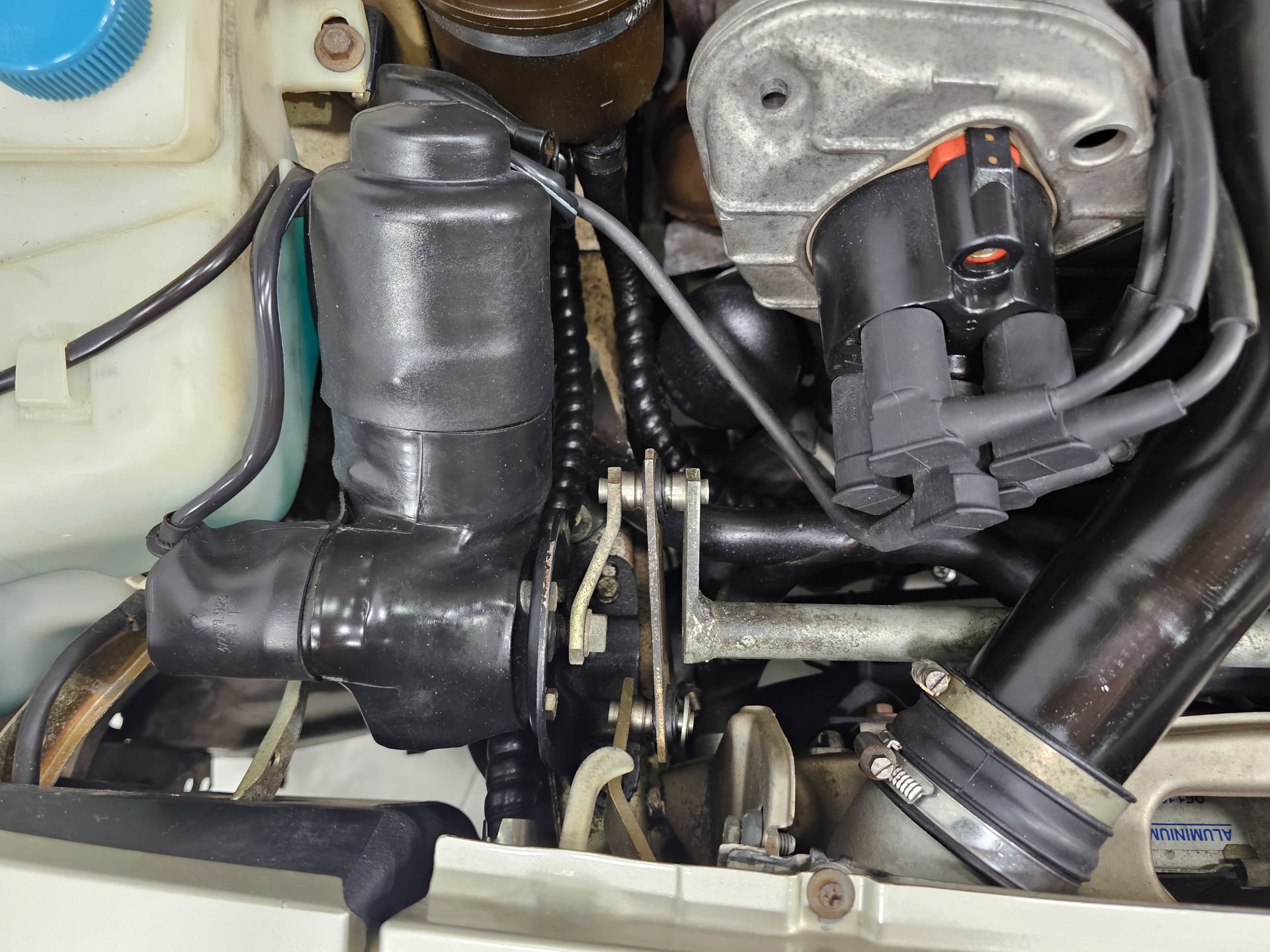 Used 1989 Porsche 944 Turbo image 28