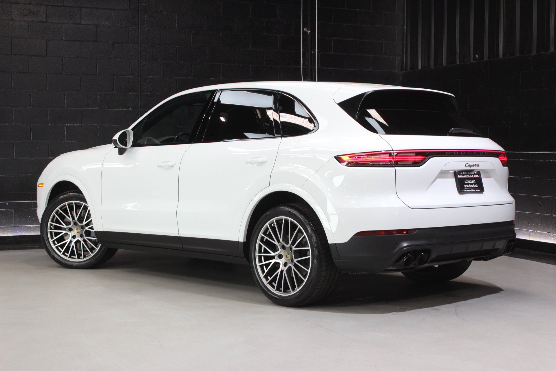 Used 2022 Porsche Cayenne Platinum Edition AWD/4WD image 10