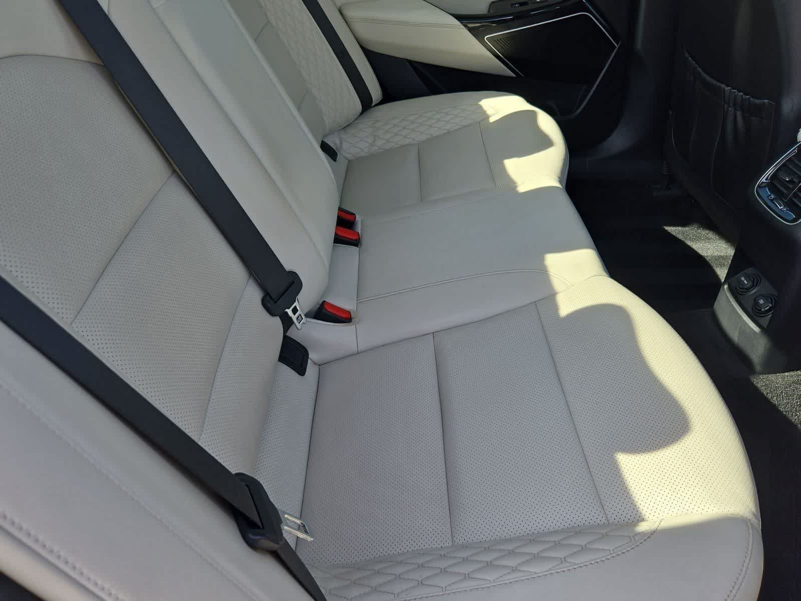 Used 2018 Kia Cadenza Limited FWD image 20