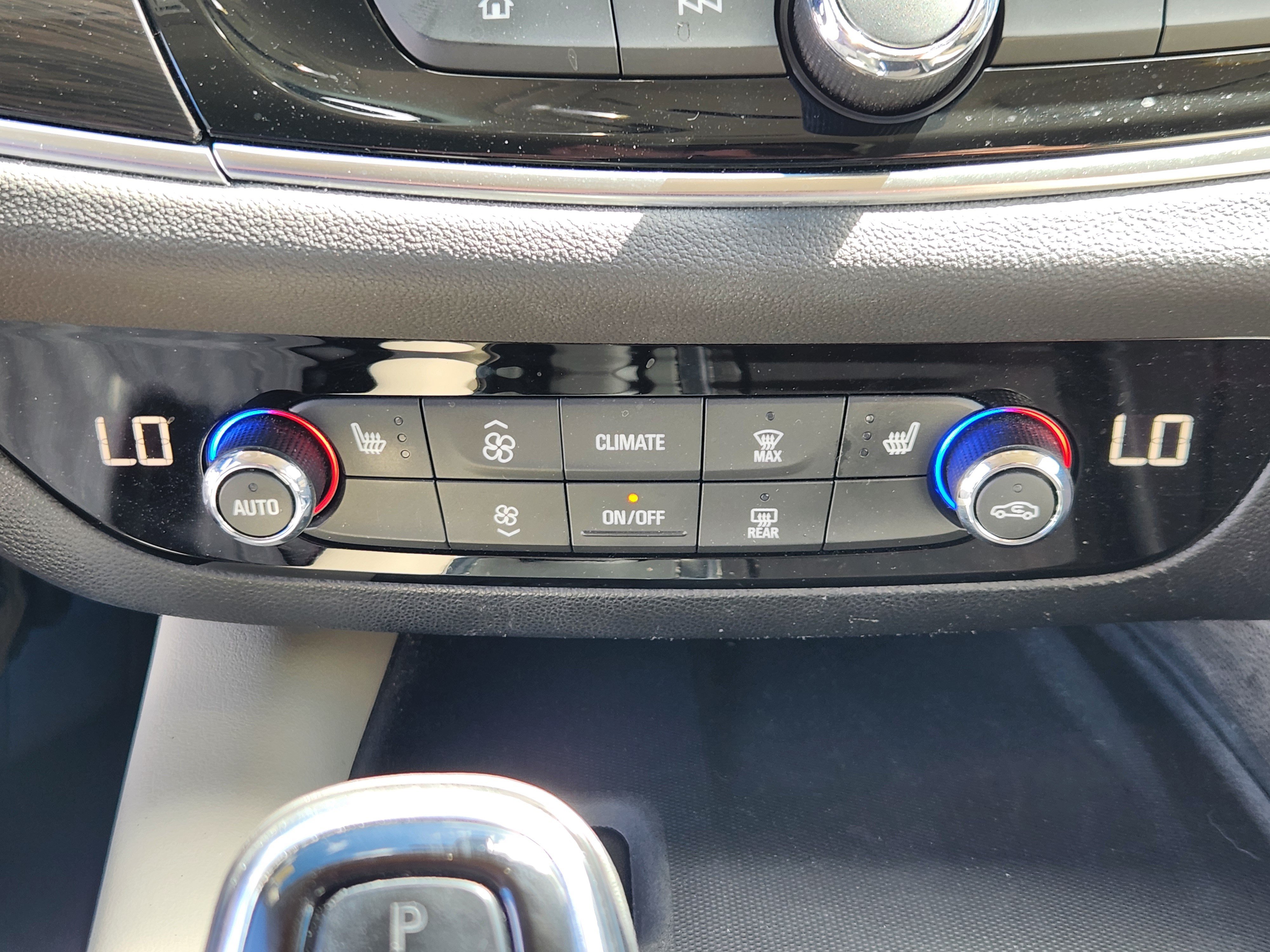 Used 2018 Buick Enclave Essence FWD image 22