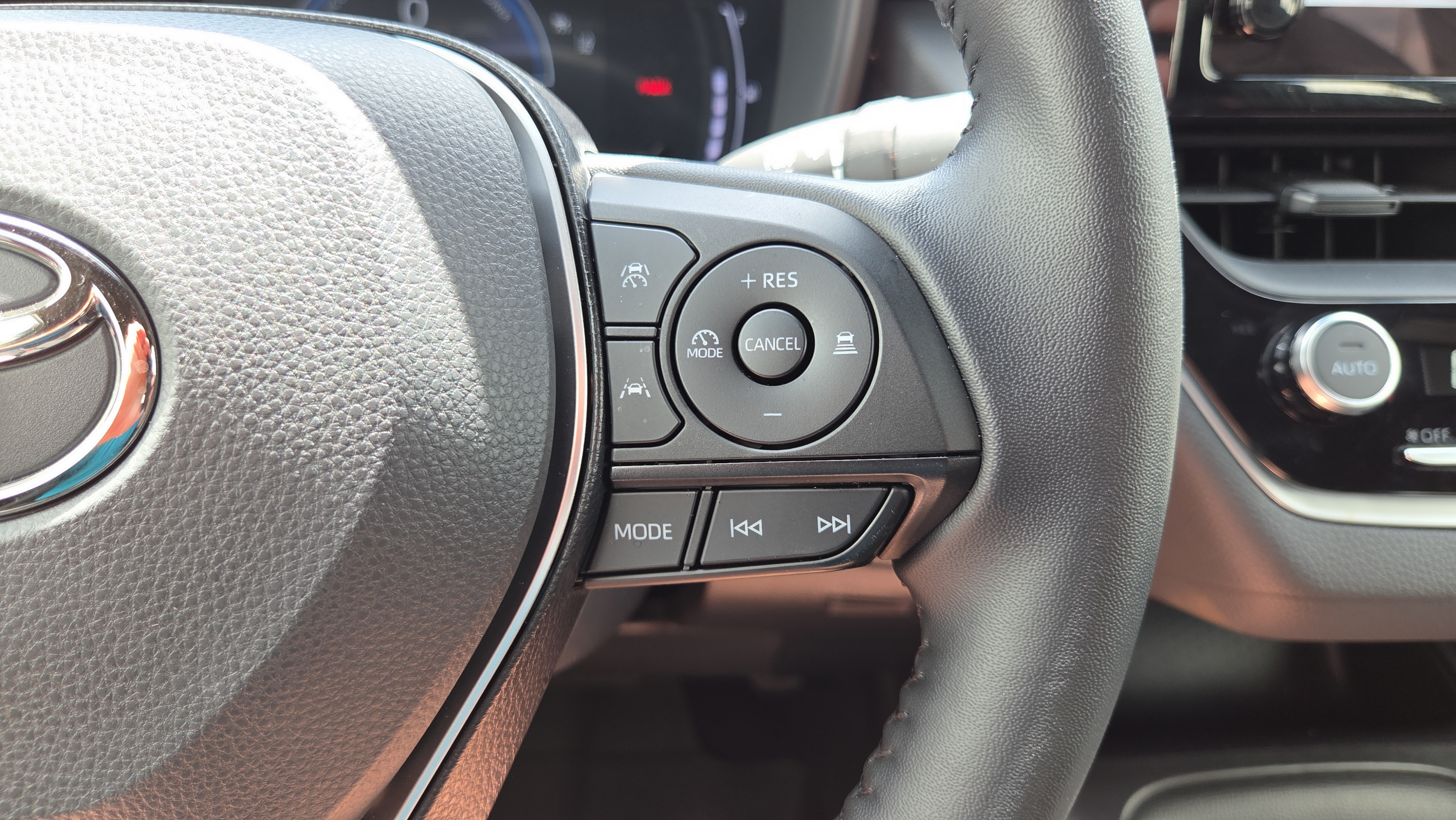 Certified 2026 Toyota Corolla SE FWD image 25