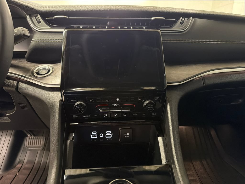 Used 2023 Jeep Grand Cherokee L Limited RWD image 22