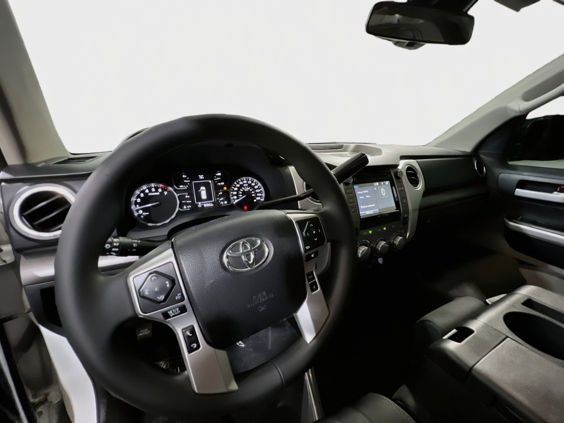 Used 2018 Toyota Tundra SR5 AWD/4WD image 7