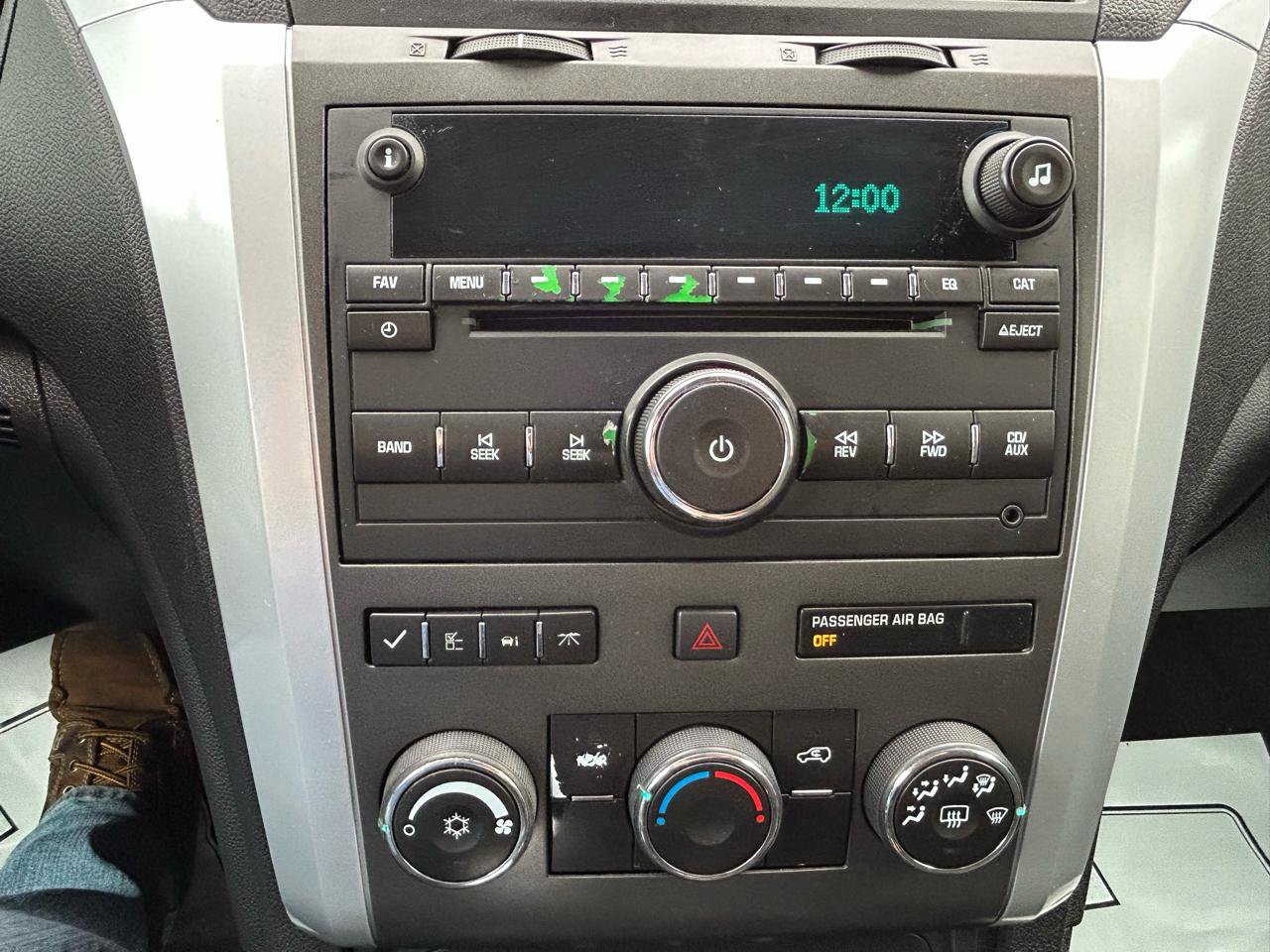 Used 2011 Chevrolet Traverse LT w/ Personal Connectivity Package FWD image 23